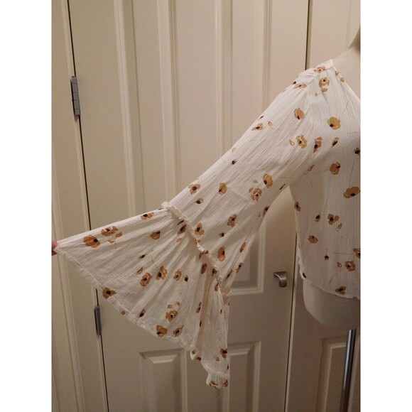 Darling BILLABONG "Lust Wild Top" Tie-Up Crop Top w/Bell Sleeves Size Small - Picture 9 of 12